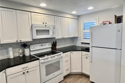 Condominio en venta en New Smyrna Beach, Florida, 2 dormitorios, 104.98 m2 № 1684762 - foto 9