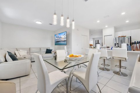 Touwnhouse à vendre à Homestead, Floride: 3 chambres, 157.47 m2 № 2323721 - photo 3