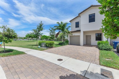 Touwnhouse à vendre à Homestead, Floride: 3 chambres, 157.47 m2 № 2323721 - photo 17