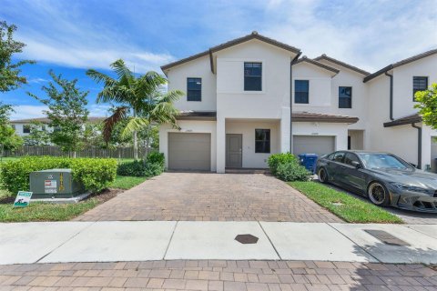 Adosado en Homestead, Florida 3 dormitorios, 157.47 m2 № 2323721