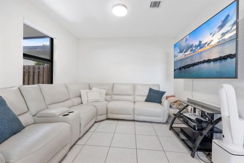 Touwnhouse à vendre à Homestead, Floride: 3 chambres, 157.47 m2 № 2323721 - photo 2