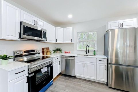 House in Longwood, Florida 3 bedrooms, 97.55 sq.m. № 2199855 - photo 26