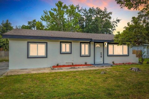House in Longwood, Florida 3 bedrooms, 97.55 sq.m. № 2199855