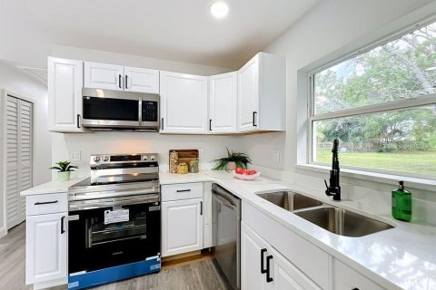 House in Longwood, Florida 3 bedrooms, 97.55 sq.m. № 2199855 - photo 27