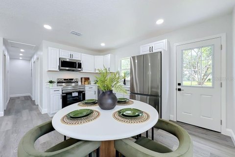 House in Longwood, Florida 3 bedrooms, 97.55 sq.m. № 2199855 - photo 22