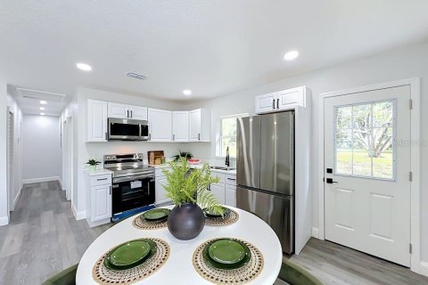 House in Longwood, Florida 3 bedrooms, 97.55 sq.m. № 2199855 - photo 23