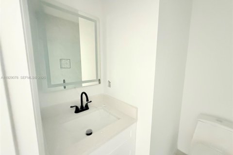 House in Punta Gorda, Florida 3 bedrooms, 98.76 sq.m. № 1987455 - photo 10