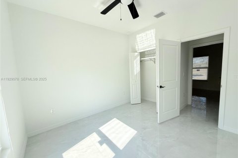 House in Punta Gorda, Florida 3 bedrooms, 98.76 sq.m. № 1987455 - photo 7