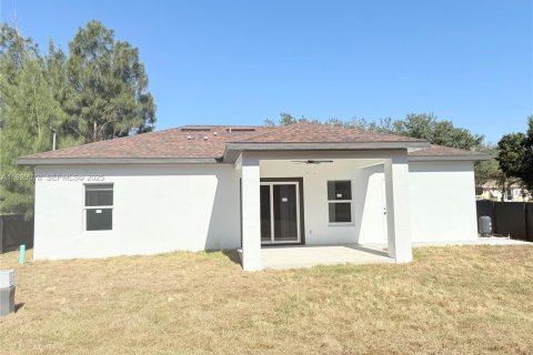 House in Punta Gorda, Florida 3 bedrooms, 98.76 sq.m. № 1987455 - photo 19