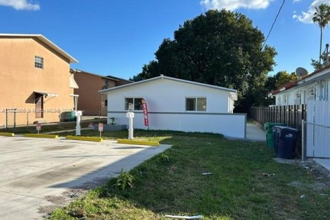 Villa ou maison à louer à Miami, Floride: 2 chambres, 153.29 m2 № 1977121 - photo 14