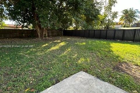 Villa ou maison à louer à Miami, Floride: 2 chambres, 153.29 m2 № 1977121 - photo 8