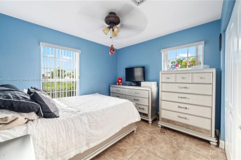 Купить виллу или дом в Хомстед, Флорида 4 спальни, 163.14м2, № 2023027 - фото 22