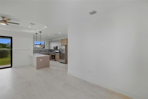 Купить виллу или дом в Кейп-Корал, Флорида 3 спальни, 136.94м2, № 1941660 - фото 26