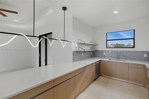 Купить виллу или дом в Кейп-Корал, Флорида 3 спальни, 136.94м2, № 1941660 - фото 6