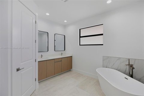 Купить виллу или дом в Кейп-Корал, Флорида 3 спальни, 136.94м2, № 1941660 - фото 19