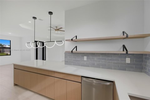 Купить виллу или дом в Кейп-Корал, Флорида 3 спальни, 136.94м2, № 1941660 - фото 5