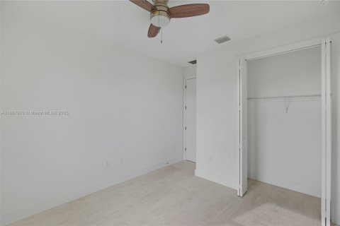 Купить виллу или дом в Кейп-Корал, Флорида 3 спальни, 136.94м2, № 1941660 - фото 12