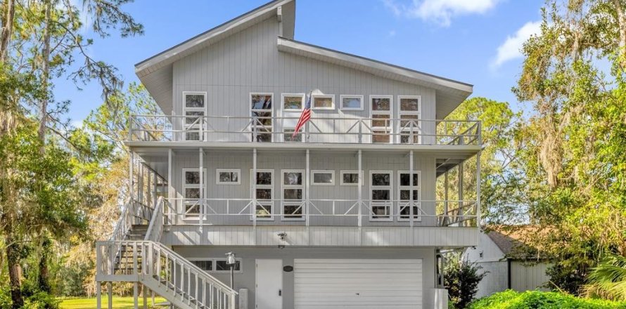 House in Lady Lake, Florida 3 bedrooms, 224.45 sq.m. № 1434391