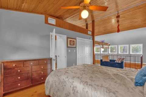 House in Lady Lake, Florida 3 bedrooms, 224.45 sq.m. № 1434391 - photo 20