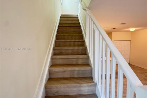 Adosado en alquiler en Doral, Florida, 3 dormitorios, 173.36 m2 № 2011808 - foto 8