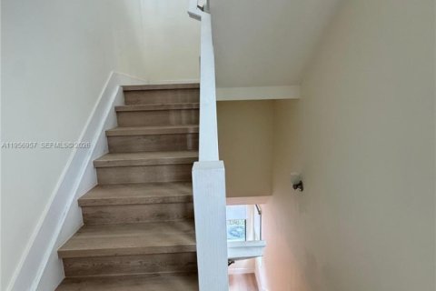 Adosado en alquiler en Doral, Florida, 3 dormitorios, 173.36 m2 № 2011808 - foto 17