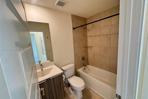 Adosado en alquiler en Doral, Florida, 3 dormitorios, 173.36 m2 № 2011808 - foto 13