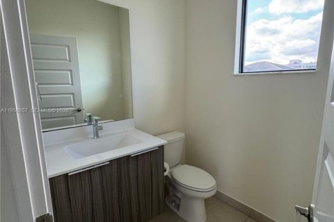 Adosado en alquiler en Doral, Florida, 3 dormitorios, 173.36 m2 № 2011808 - foto 19