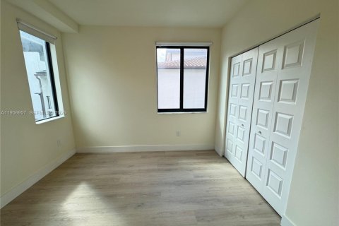 Adosado en alquiler en Doral, Florida, 3 dormitorios, 173.36 m2 № 2011808 - foto 11