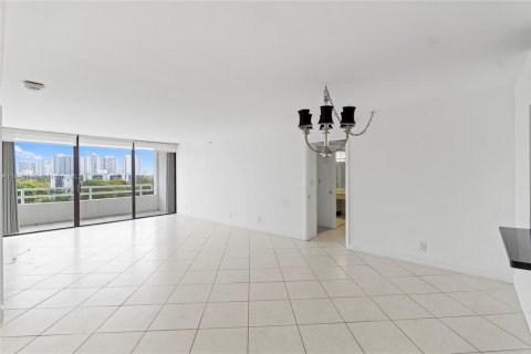 Copropriété à vendre à Aventura, Floride: 2 chambres, 113.81 m2 № 1836214 - photo 2