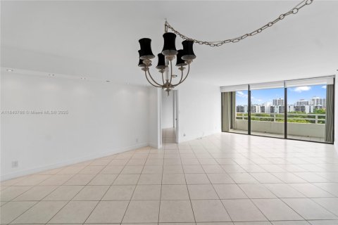 Copropriété à vendre à Aventura, Floride: 2 chambres, 113.81 m2 № 1836214 - photo 3