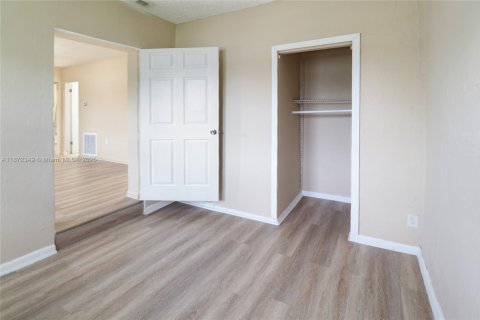 Купить виллу или дом в Помпано-Бич, Флорида 4 спальни, 83.61м2, № 1926370 - фото 15