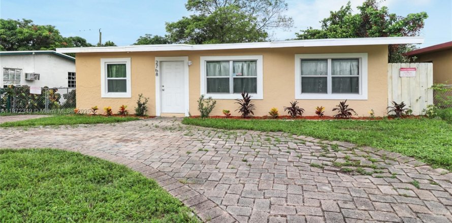 Дом в Помпано-Бич, Флорида 4 спальни, 83.61м2 № 1926370