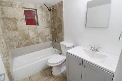 Купить виллу или дом в Помпано-Бич, Флорида 4 спальни, 83.61м2, № 1926370 - фото 12