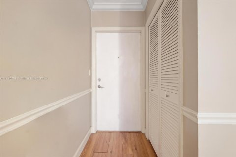 Condo in Fort Lauderdale, Florida, 1 bedroom  № 1735794 - photo 25