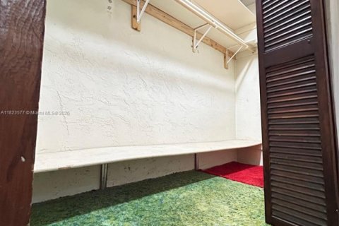 Casa en venta en Miami Gardens, Florida, 4 dormitorios, 169.83 m2 № 1790995 - foto 11