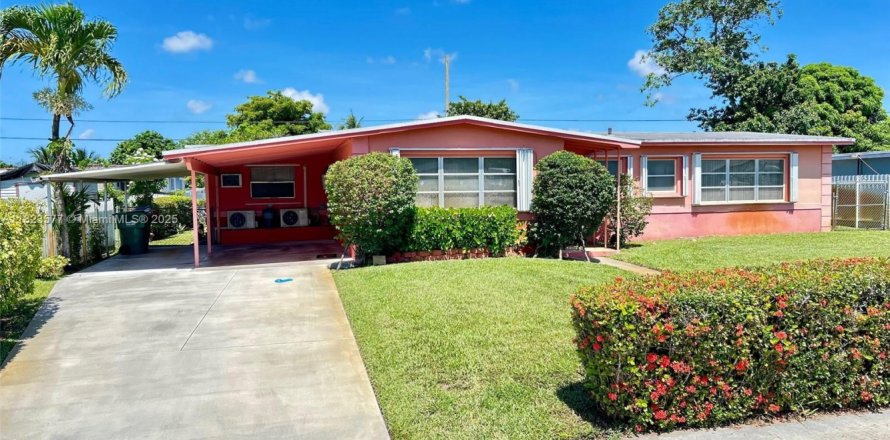 Casa en Miami Gardens, Florida 4 dormitorios, 169.83 m2 № 1790995