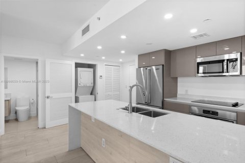Condo in North Miami Beach, Florida, 2 bedrooms  № 1811623 - photo 9