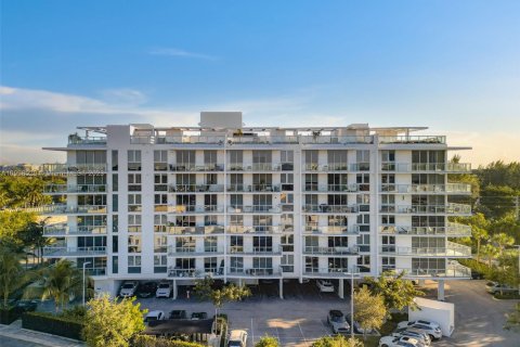 Condo in North Miami Beach, Florida, 2 bedrooms  № 1811623 - photo 3