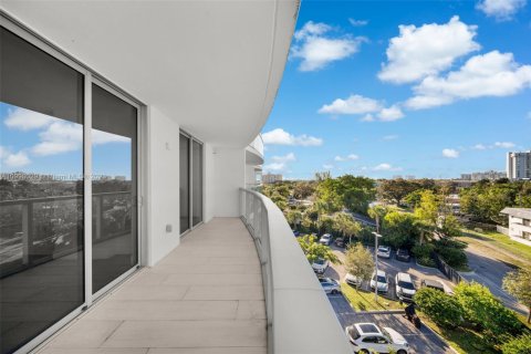 Condo in North Miami Beach, Florida, 2 bedrooms  № 1811623 - photo 23