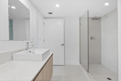 Condo in North Miami Beach, Florida, 2 bedrooms  № 1811623 - photo 20