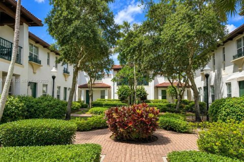 Townhouse in Miramar, Florida 3 bedrooms, 155.33 sq.m. № 2086998 - photo 3