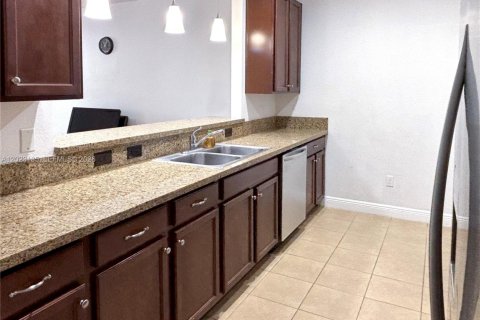 Townhouse in Miramar, Florida 3 bedrooms, 155.33 sq.m. № 2086998 - photo 8