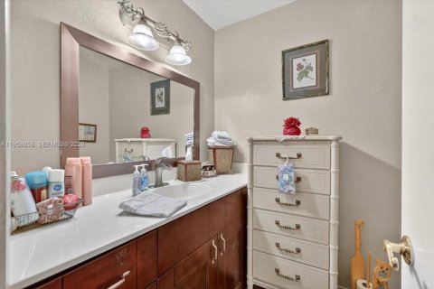 Copropriété à vendre à Pembroke Pines, Floride: 3 chambres, 136.75 m2 № 2020012 - photo 13