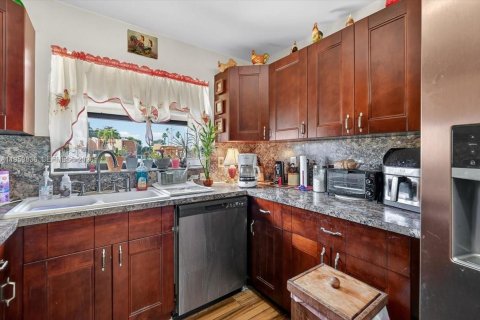 Copropriété à vendre à Pembroke Pines, Floride: 3 chambres, 136.75 m2 № 2020012 - photo 6