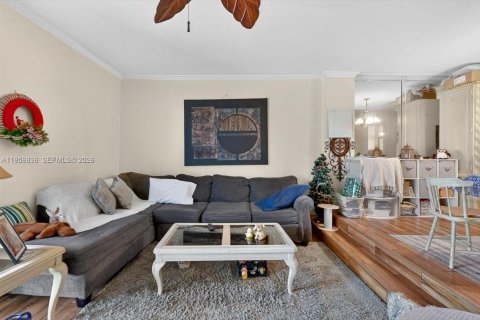 Copropriété à vendre à Pembroke Pines, Floride: 3 chambres, 136.75 m2 № 2020012 - photo 11