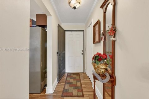 Copropriété à vendre à Pembroke Pines, Floride: 3 chambres, 136.75 m2 № 2020012 - photo 4