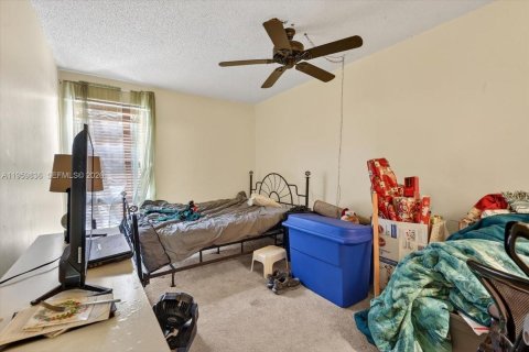 Copropriété à vendre à Pembroke Pines, Floride: 3 chambres, 136.75 m2 № 2020012 - photo 21