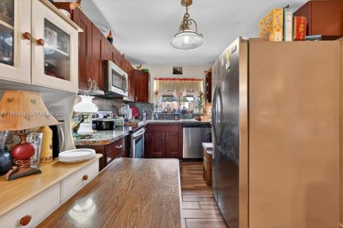 Copropriété à vendre à Pembroke Pines, Floride: 3 chambres, 136.75 m2 № 2020012 - photo 7