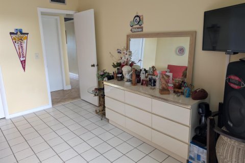 Condo in Deerfield Beach, Florida, 2 bedrooms № 2258172 - photo 8
