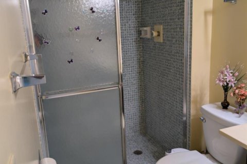 Condo in Deerfield Beach, Florida, 2 bedrooms № 2258172 - photo 11
